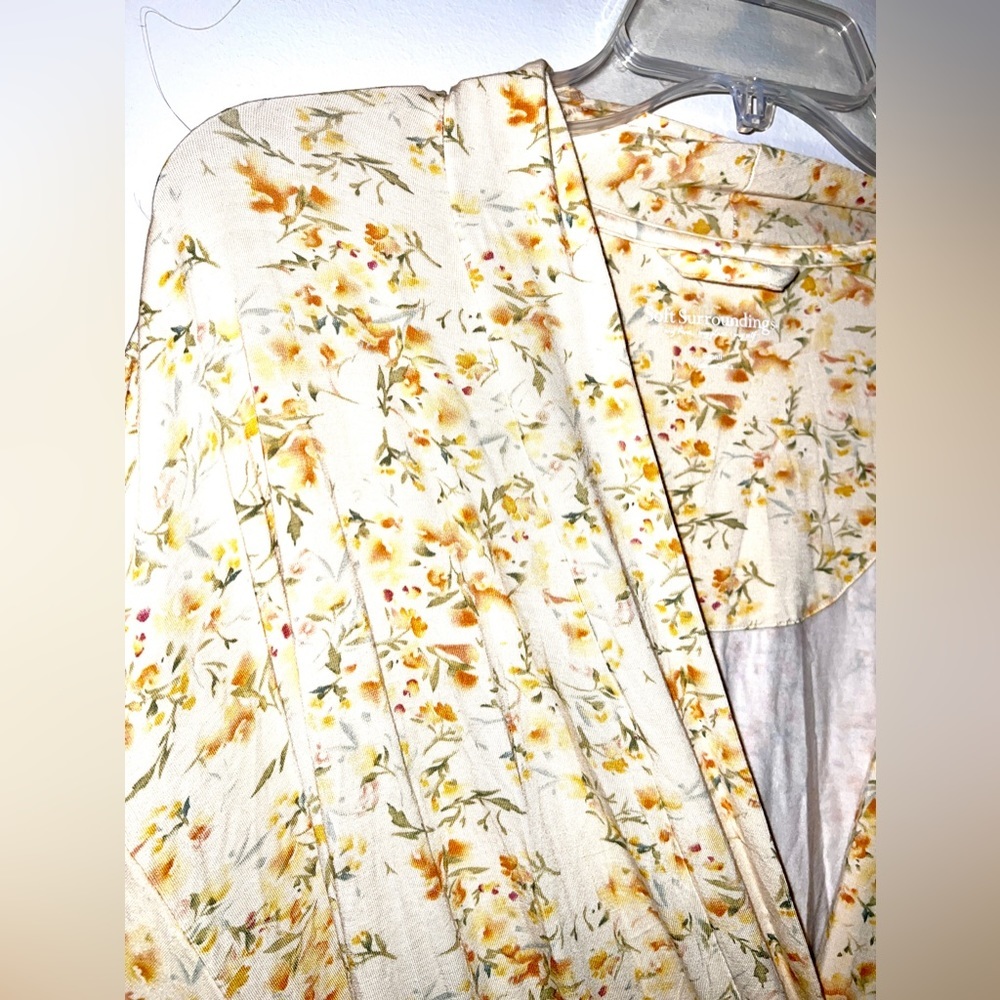 Soft Surroundings Cream Floral Robe - Picture 2 of 7